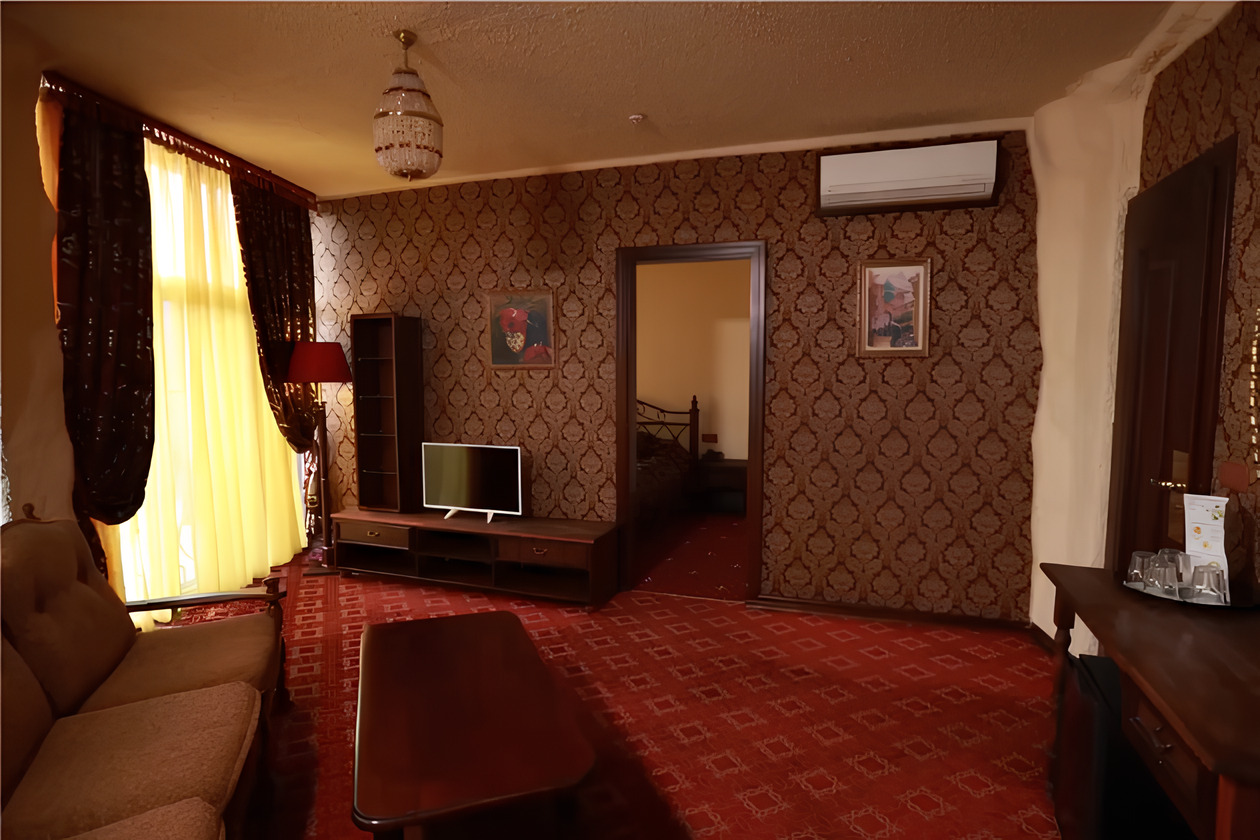 Quadruple standard - living room